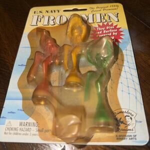 2002 US Navy Frogmen Cereal Toy Divers Baking Powder Water Toy 1955 Reproc(4A)